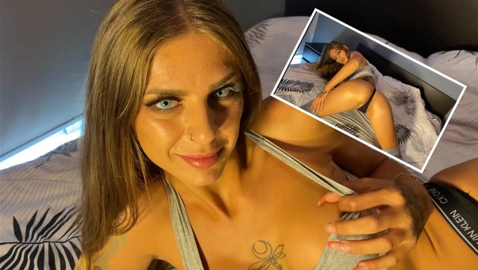 Busty Babe Gets Her Tight Ass Stretched To The Max