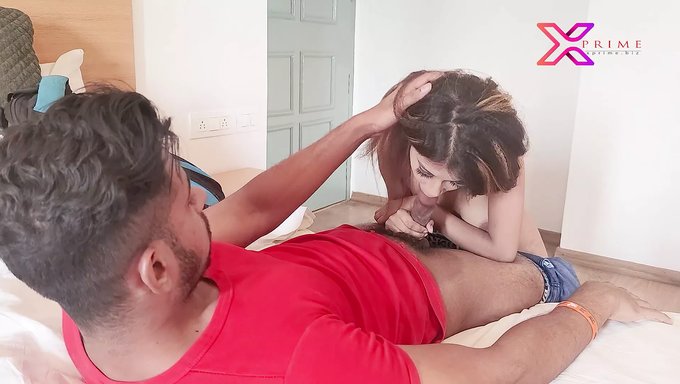 18+ Beauty Gets Her Pussy Stretched By Delivery Boy