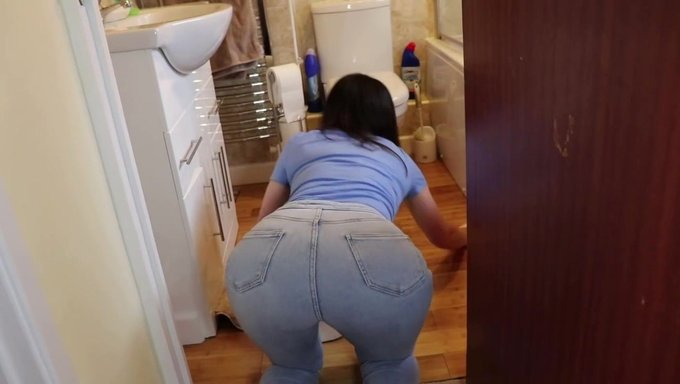 European Mature With Small Tits Enjoys A Softcore Encounter