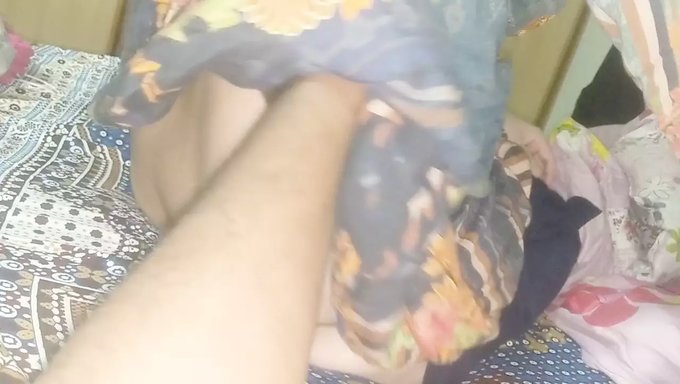 Busty Indian Milf Gets A Handjob And Natural Orgasms