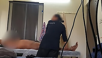 Stiekem Vastgelegde Beelden Van Een Sensuele Spa-Sessie