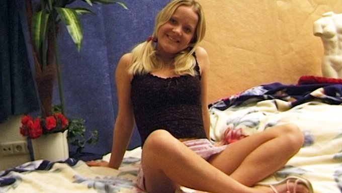 Teen Amateur'S First Time On Camera Results In Intense Orgasm