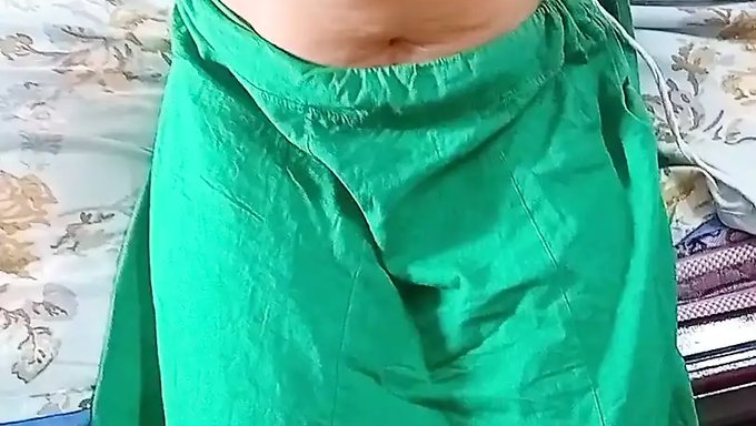 Young Tamil Girl Gets Her Hairy Pussy Pounded