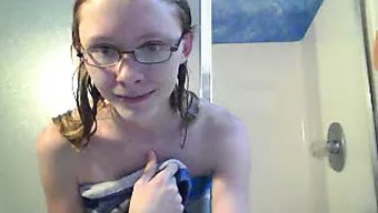 Nude Showe...