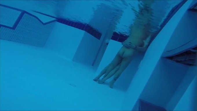 European Couple'S Anal Adventure In The Pool