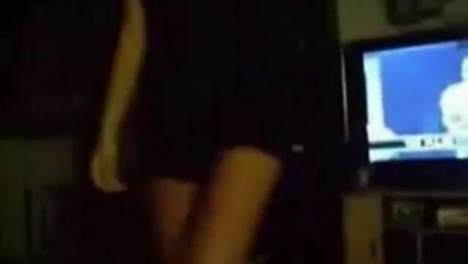 Amateur Webcam Girl Fingers Herself To Orgasm