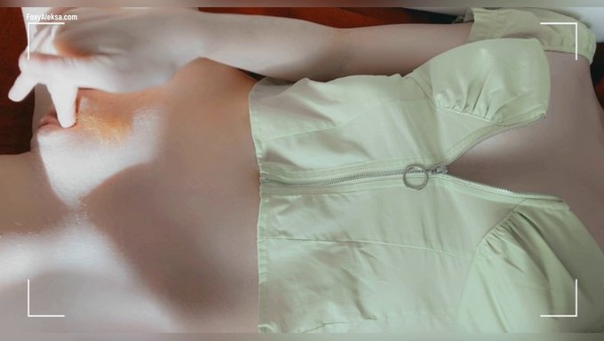 Close-Up Video Of A Small Clitoris And Sweet Orgasm