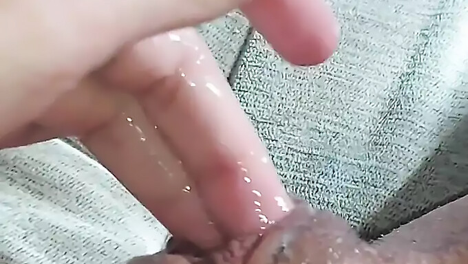 Increíble Masturbación Femenina Con Un Coño Mojado