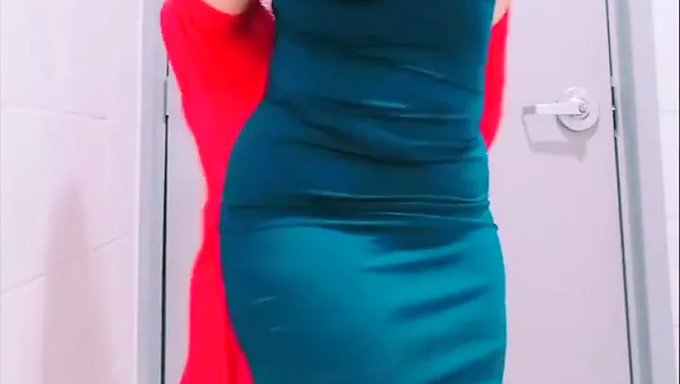 Big Titted Secretary With A Big Booty Shows Off Her Body