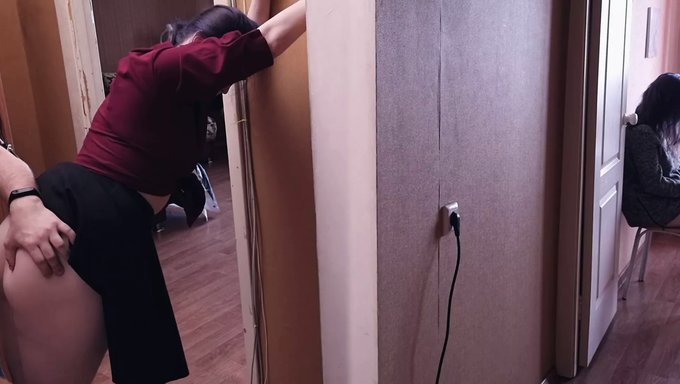 Big Booty Brunette Gets Up Close And Personal