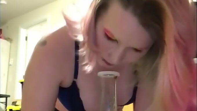 Amateur Smoking A Blowjob