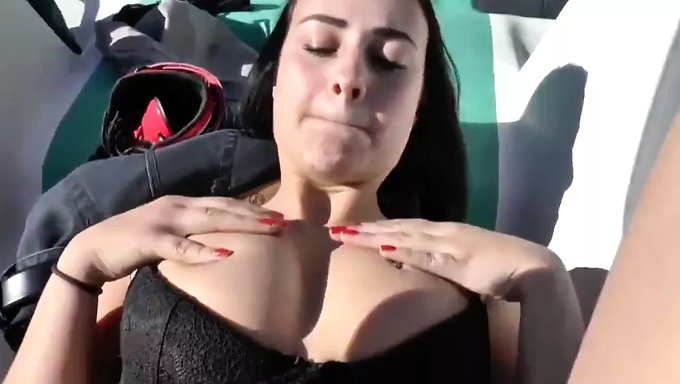 Girlfriend'S Big Boobs And Tight Pussy Get Pounded