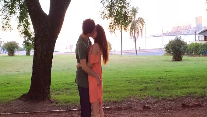Passionate Meeting In The Park Leads To Strong Orgasms
