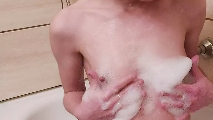 Polish (European) Mom'S Solo Masturbation
