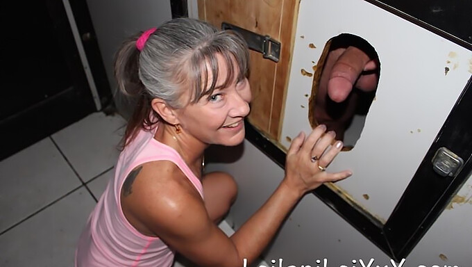 Amatör Milf Ilk Kez Glory Hole Deneyimliyor